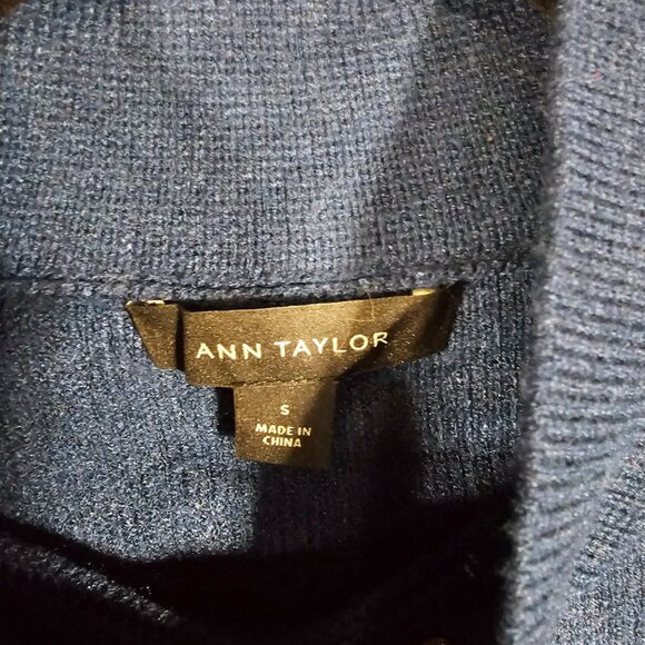 Ann Taylor dark blue mock neck sweater. Size S - Picture 3 of 4